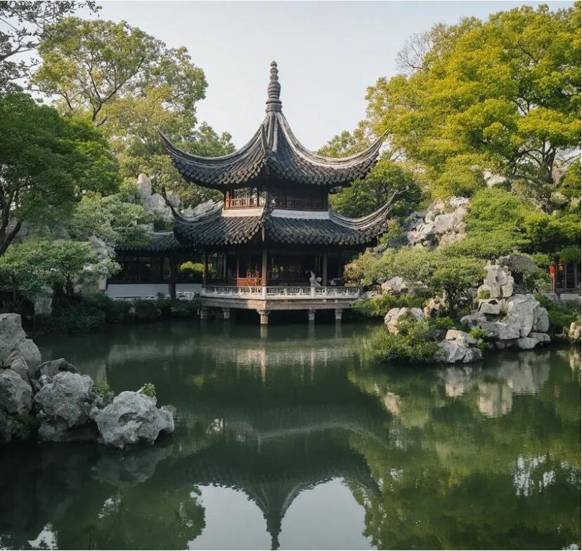 雨花区疯子广告业有限公司